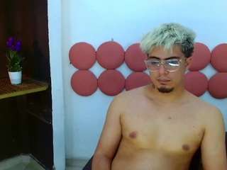 ZeusTrys live cam preview