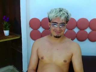 ZeusTrys live cam preview
