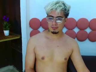 ZeusTrys live cam preview