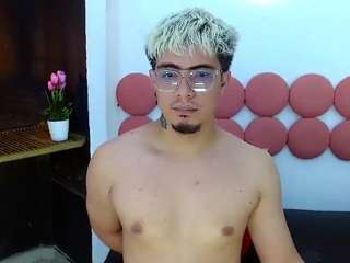 ZeusTrys live cam preview