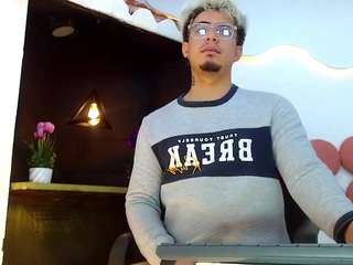 ZeusTrys live cam preview
