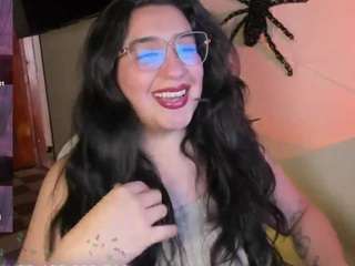 tellmemaddiee
