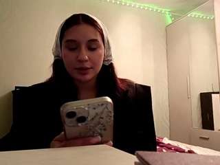 Chloe live webcam show