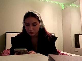 Chloe live webcam show