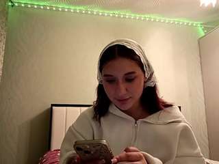 Chloe live webcam show