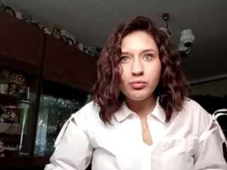 Chloe live webcam show