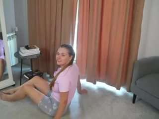 IlaLeftridge live webcam show
