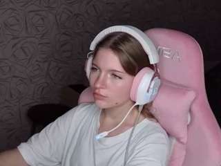le modèle latoyiaboda est en webcam porno dans un show sur le site camsoda, il possède les tags suivants: dirty talk,erotic dance,flashing,gray eyes,no drinking,no smoking,skinny,solo show,striptease,teen 18,young adult,brown hair,hd,small tits