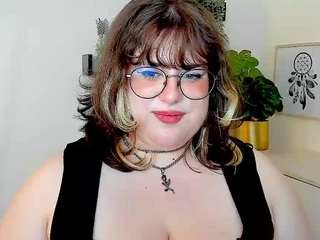 OpheliaLush live cam — brown eyes, cfnm, young adult
