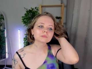 Tara-Linn live webcam show