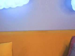 Tara-Linn live webcam show