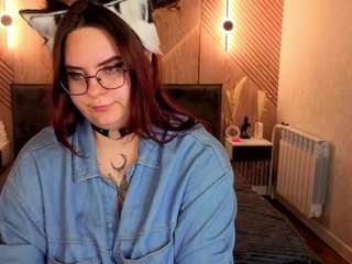 kity-mooree live on CamSoda