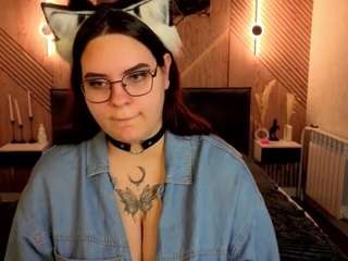 Kity-mooree's cam show statistics and live stream