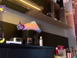 vynilaforever live cam preview
