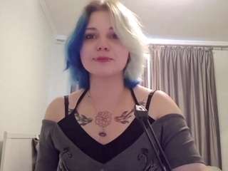 christiniareburn's live room