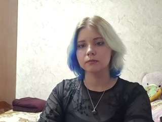 Christiniareburn's cam show statistics and live stream