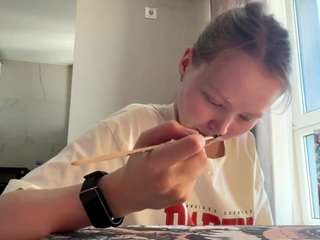 Scarlett live webcam show