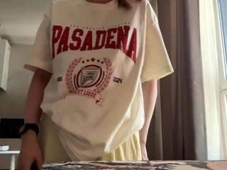 Scarlett live webcam show