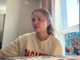 Scarlett live webcam show