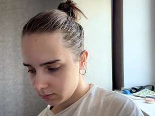 Kittiehirkaler's cam show statistics and live stream