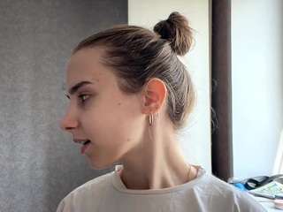 kittiehirkaler live on CamSoda