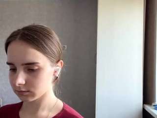 Kittiehirkaler's cam show statistics and live stream