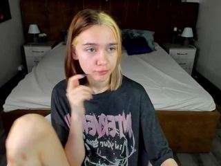 Les-moonie's cam show statistics and live stream
