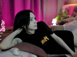 le modèle les-moonie est en webcam porno dans un show sur le site camsoda, il possède les tags suivants: ahegao,skinny,normal,oil,orgasm,pov,pussy,sex toys,sexting,sexy,solo,massage,spank,spanking,strip,striptease,tattoos,tease,tiny tits,twerk