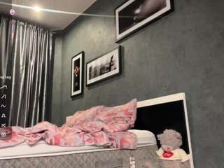 LorenGliues live cam preview