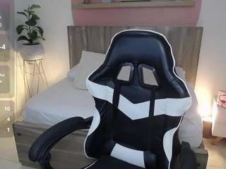 lucia-henao live cam preview