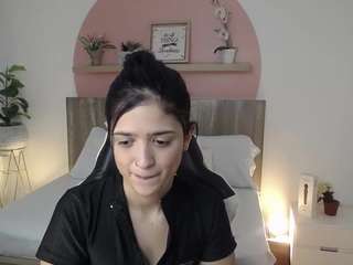 lucia-henao live cam preview