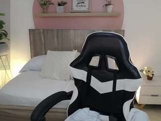 lucia-henao live cam preview