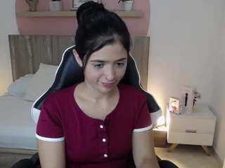 lucia-henao live cam preview