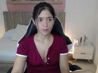 lucia-henao live cam preview