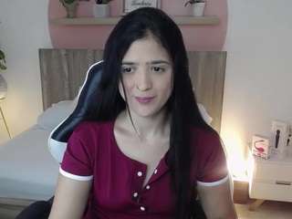 lucia-henao live cam preview