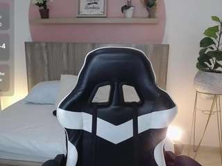 lucia-henao Live Webcam on CamSoda