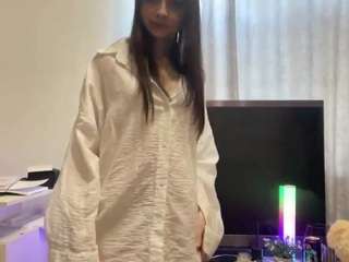 Bella live webcam show