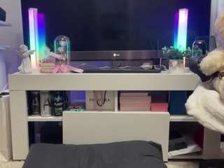 Bella live webcam show