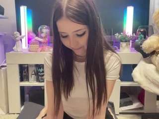 Bella live webcam show
