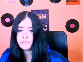 mila-snow1 live webcam show