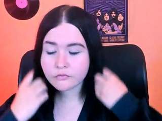 mila-snow1 live webcam show
