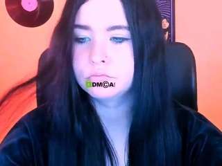 mila-snow1 live webcam show