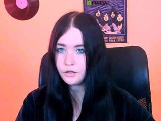mila-snow1 live webcam show