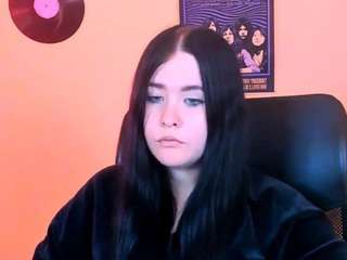 mila-snow1 live webcam show
