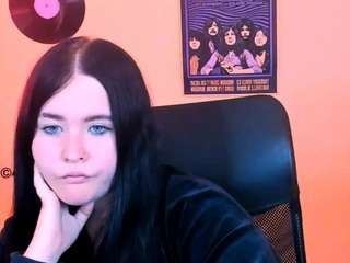 mila-snow1 live webcam show