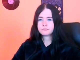 mila-snow1 live webcam show