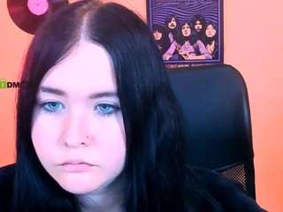 mila-snow1 live webcam show