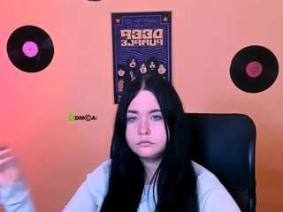mila-snow1 live webcam show