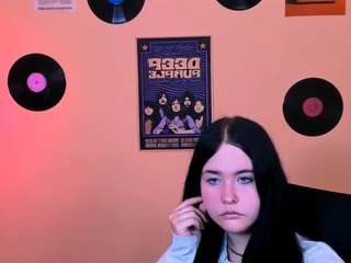mila-snow1 live webcam show