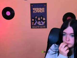 mila-snow1 live webcam show